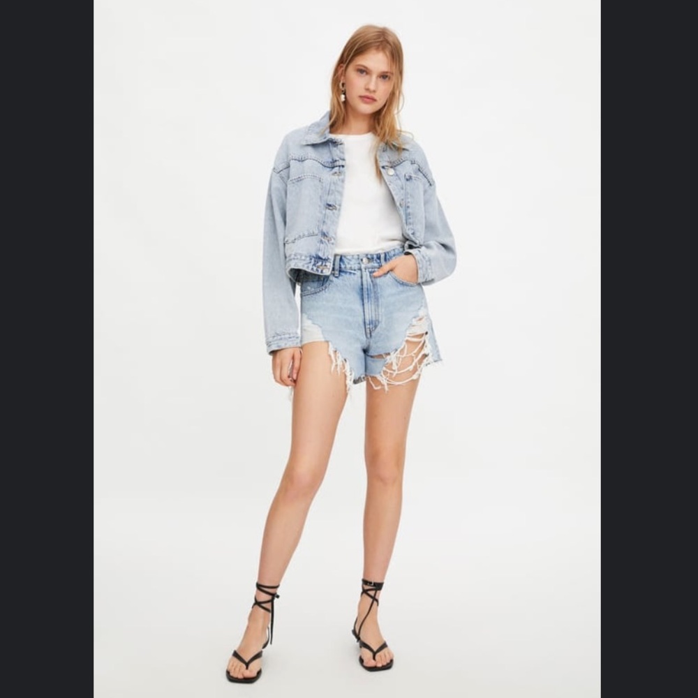 Like NEW Zara High-rise High-waisted Ripped Denim Shorts Blue